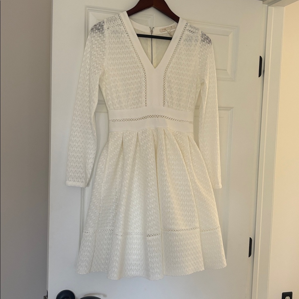 Maje $465 White Textured Dress with Lace Detail. Size 1.
Like new condition. - Picture 10 of 12